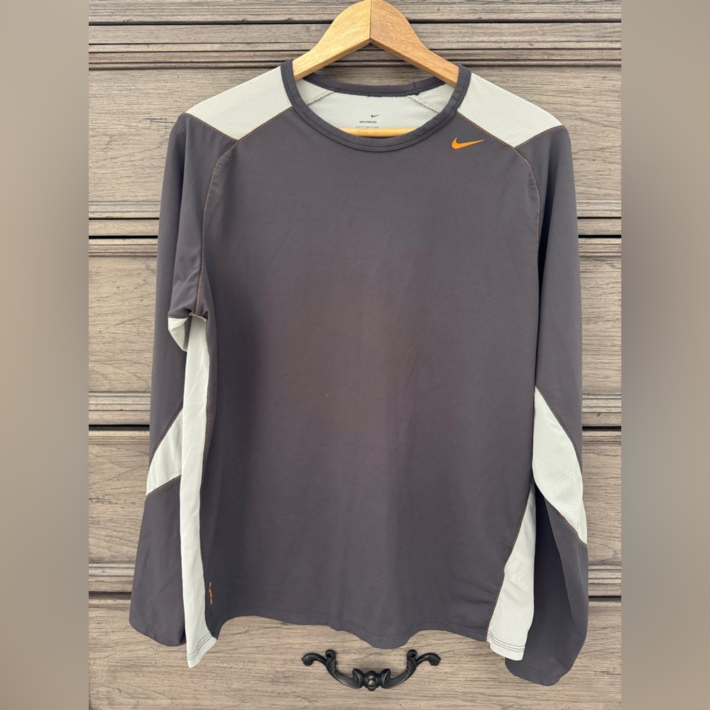 Nike Gray Performance Long Sleeve Shirt EUC Activewear Top SphereDry Bas…